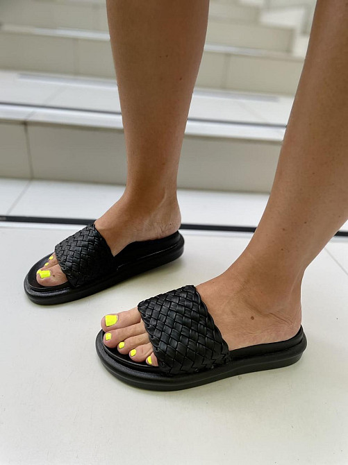 Seben Шльопанці жіночі зі штучної шкіри на плоскій підошві чорні Seben T115-1 р. 36-41 41 Коломия - фото 1