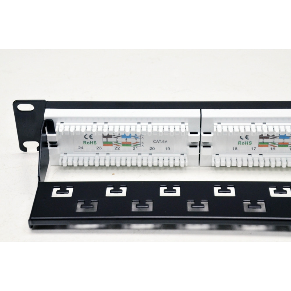 Патч-панель CMS 19" 24xRJ-45 UTP, кат. 6a з організатором кабелю і пластиковими шторками Київ - фото 3