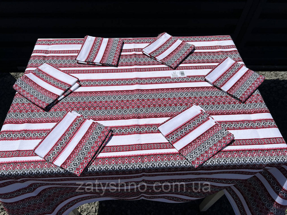 Вишита червона скатертина з чорним Київ - фото 10