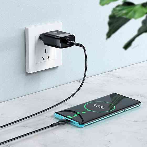 Сетевое зарядное устройство HOCO C72Q Glorious single port QC3.0 charger, цвет черный 6931474732507 Одесса