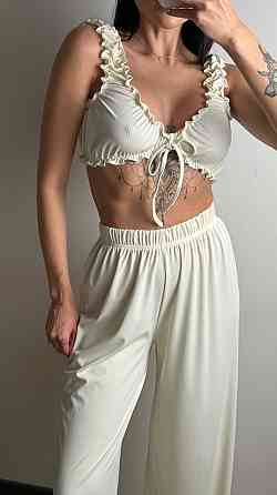 Жіноча піжама-двійка: топ і штани з романтичними рюшами рубчик Молочний Одеса