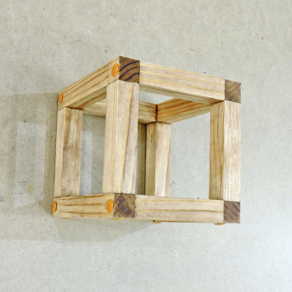 Полка настенная для цветов 