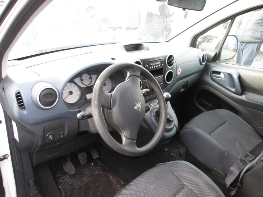 Панель салону передня (торпедо) Peugeot Partner 2008-2018 Ковель - фото 1