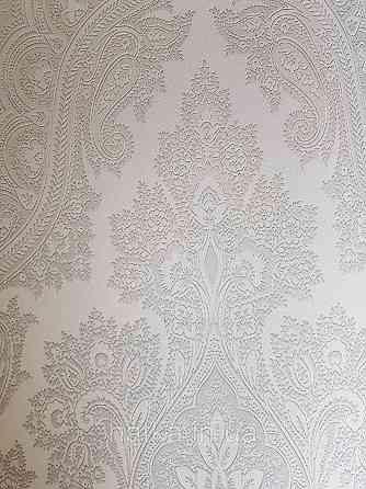 Обои виниловые на флизелине AS creation Garda 1.06Х10.05 классика вензеля крупные светло серые серебристые Киев