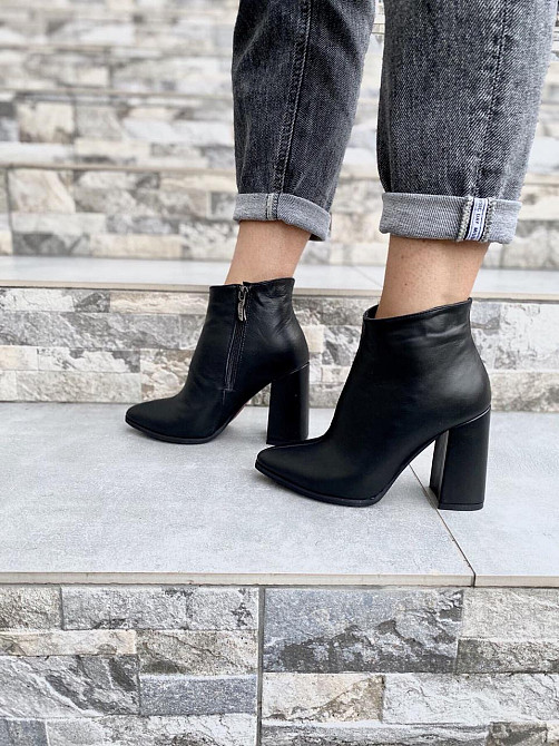 Nivelle Черевики жіночі NIVELLE чорні натуральна шкіра з хутром каблук 9.5см висота 10см 38р.39 Коломыя - изображение 5