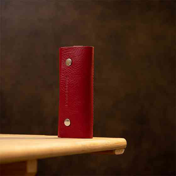 Яркая кожаная ключница GRANDE PELLE 11353 Красный Киев