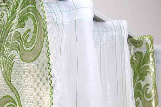 Кухонный комплект VR-Textil № 084к шторки с ламбрекеном белый с зеленым 280х170 см (59-785) Киев
