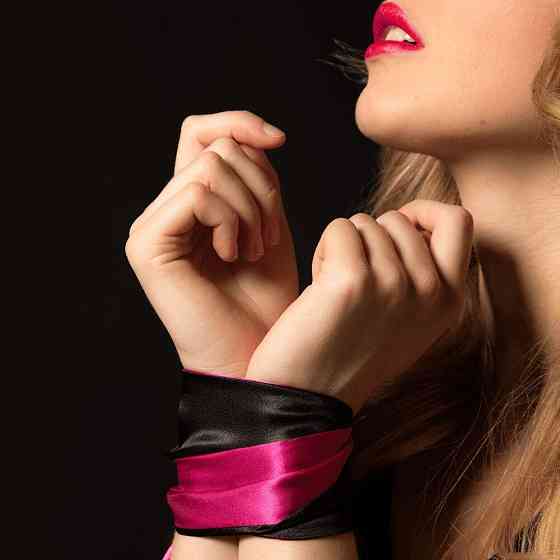 Повязка-лента из сатина 2в1 Adrien Lastic Satin Sash (повязка на глаза и лента для связывания) Sex Aura Киев