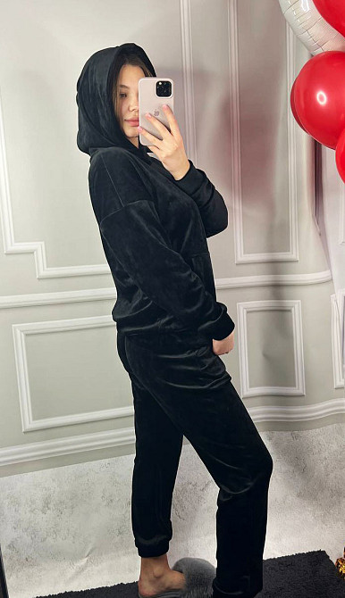 Женский велюровий костюм с капюшоном Черный S Харьков - изображение 9
