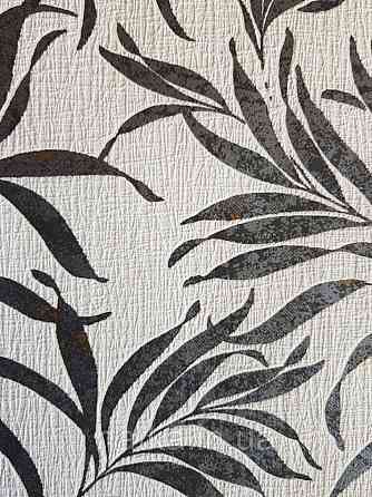 Шпалери вінілові на флізеліні Marburg Chelsea 0.53х10 дрібна сітка чорні гілки листя з блиском на білому Київ