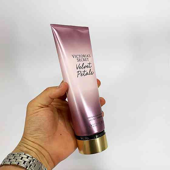 Парфюмированные лосьоны для тела Victoria's Secret Velvet Petals 236 мл, Увлажняющий лосьон для тела YE-72 Киев