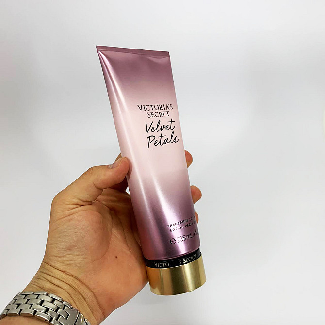 Парфюмированные лосьоны для тела Victoria's Secret Velvet Petals 236 мл, Увлажняющий лосьон для тела YE-72 Киев - изображение 4