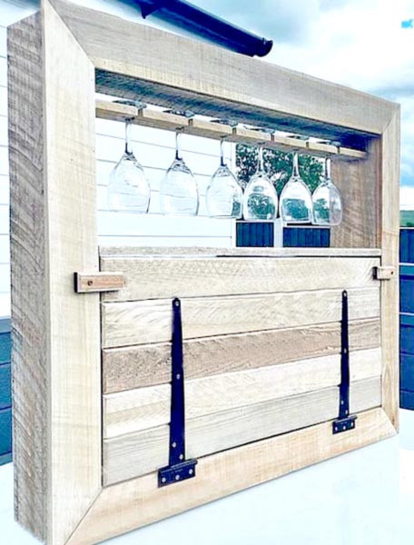 Настенный бар 