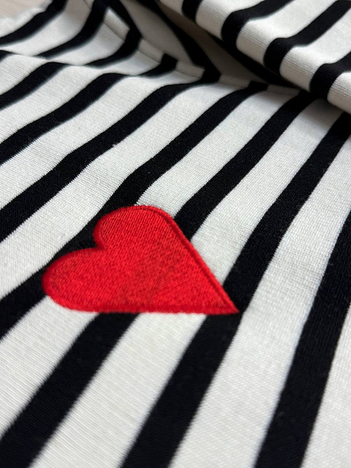 Світшот жіночий ENJOY 81966 утеплений у смужку з вишивкою серце чорний, чорний, M Київ - фото 14