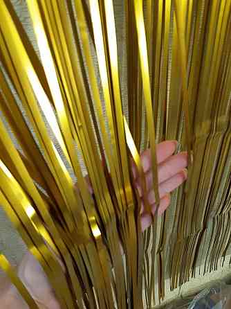 Дощик для фотозони матовий на стіну 245 см на 92 см золотистий Київ