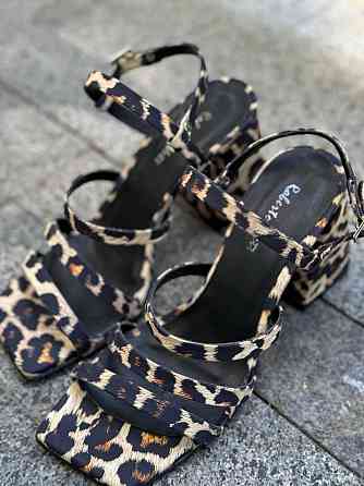 Roberto Netti Босоніжки жіночі леопардові світлі Roberto netti 2683/8, шкіряні / Стильні босоні Коломия