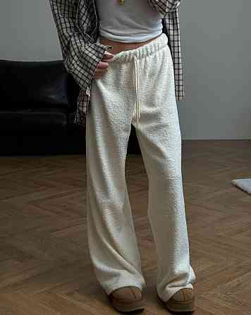 Жіночі стильні теплі штани баранчиків на велюрі. Молочний Одеса