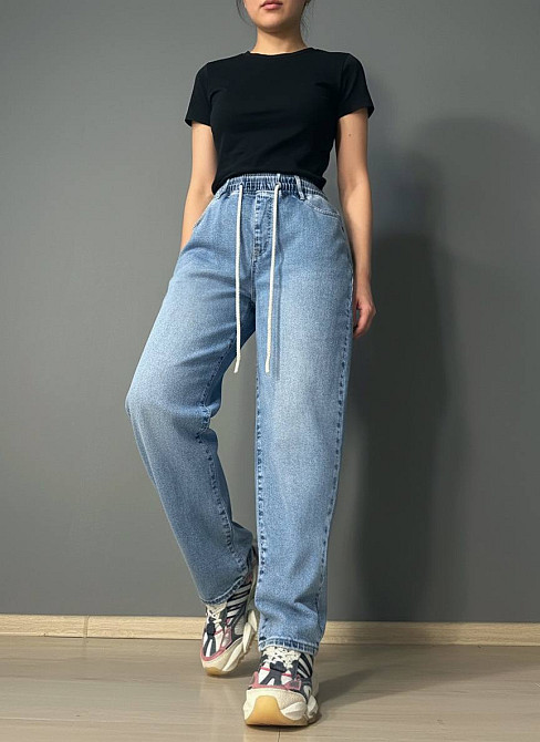 Джинси жіночі Liana 1-056 MOM jeans на резинці зі шнурком стрейчеві великі розміри блакитні, блакитний, 4О, 40, 112 см, 130 см Київ - фото 1