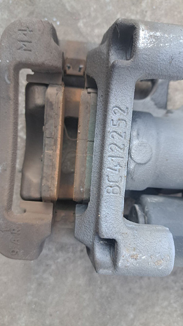 Задній правий супорт з електронним ручним на Kia Sportage 2016-2021 Київ - фото 3