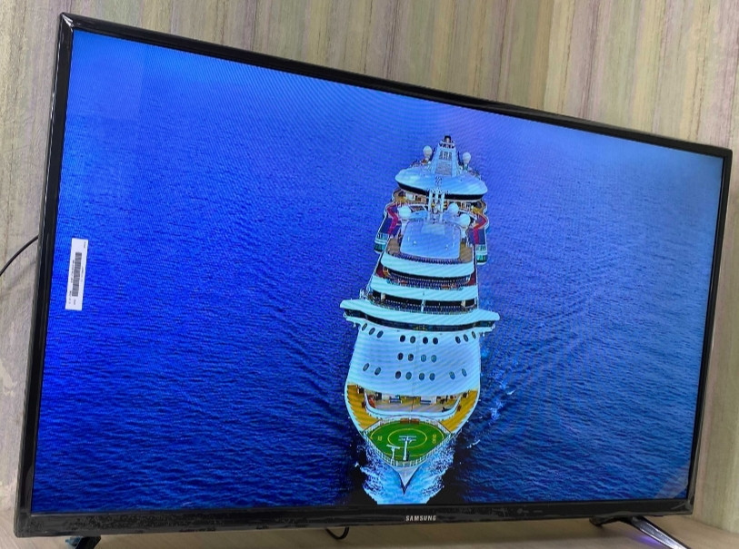 Тонкий Телевизор: Samsung 42