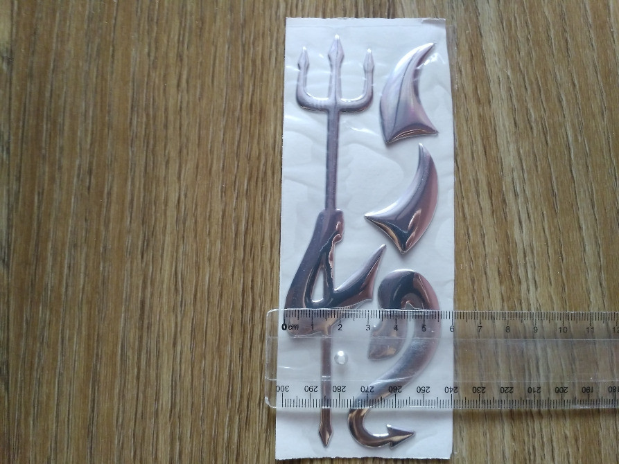 Стікер на авто Чортик з вилами опукла на емблему Київ - фото 5