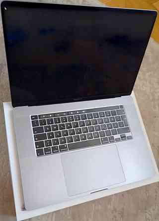 MacBook pro 16