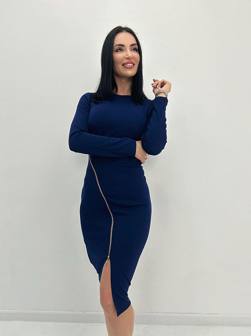 Элегантное платье с молнией 