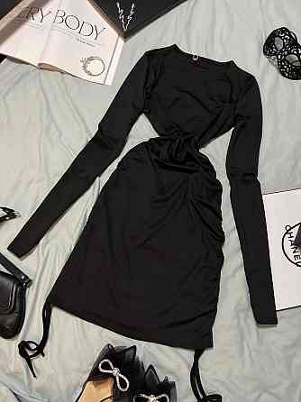 Женское стильное вечернее мини-платье с затяжками по бокам плотный микродайвинг Одесса