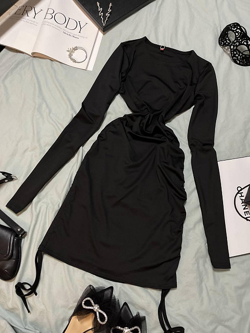 Женское стильное вечернее мини-платье с затяжками по бокам плотный микродайвинг Одесса - изображение 4