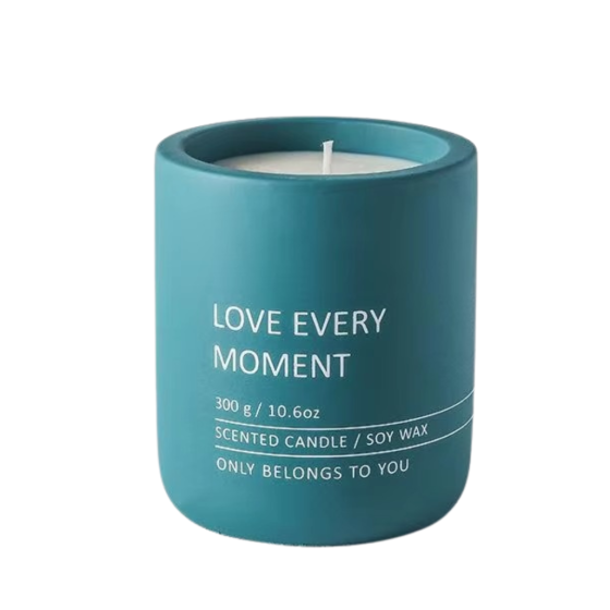 Свеча в керамической чаше 