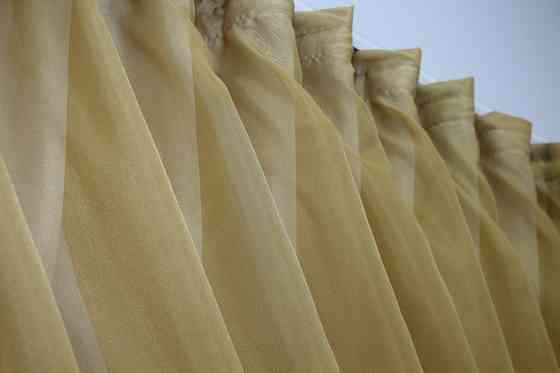 Кухонні шторки VR-Textil № 060к "Дует" з підв'язками темно-бежевий з білим 330х170 см (50-628) Київ