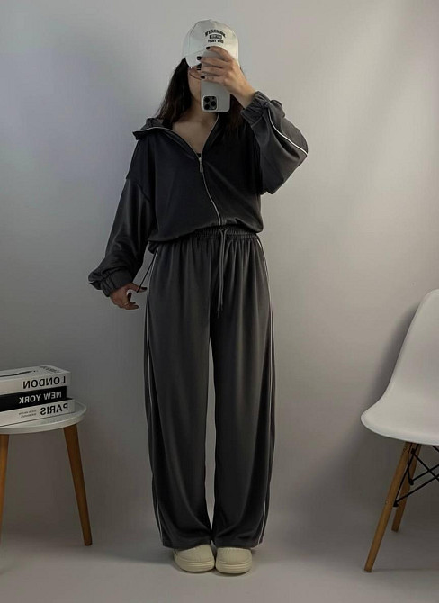 Женский стильный повседневный велюровый костюм Графит Одесса - изображение 3