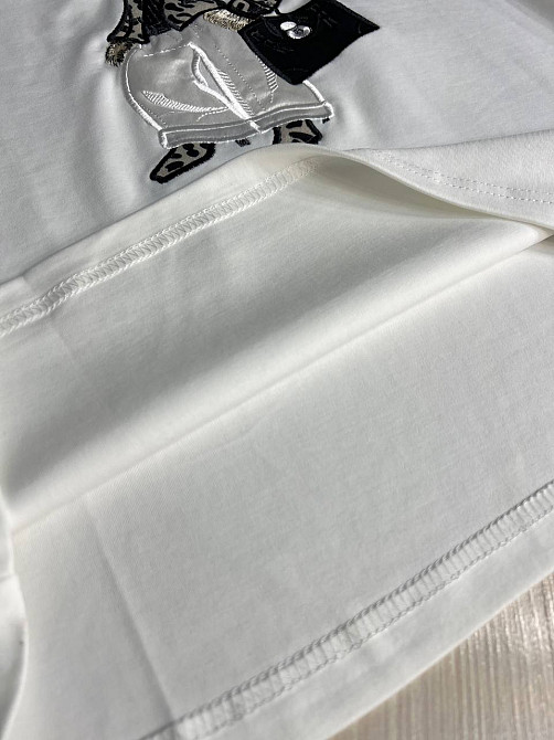 Футболка жіноча A-N 26007 базова однотонна нашивка ведмедик з сумкою середня довжина one size, білий, one size Київ - фото 17