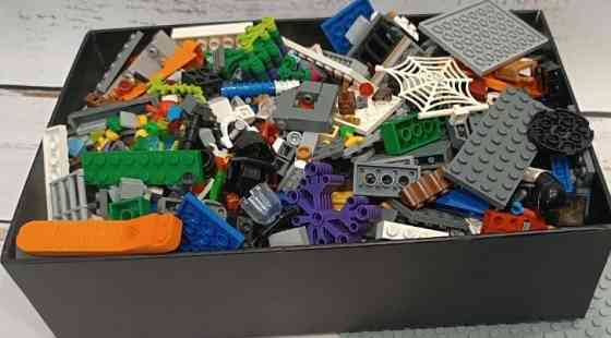 Велика коробка лего з рідкісними деталями. Киев