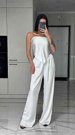 Женский трендовый легкий костюм двойка: топ-бандо и широкие брюки дабл шелк Одесса