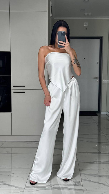 Женский трендовый легкий костюм двойка: топ-бандо и широкие брюки дабл шелк Одесса - изображение 4