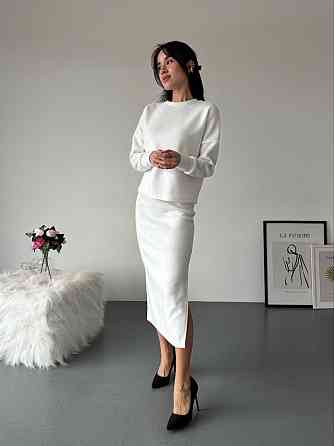 Женский стильный теплый костюм двойка с разрезом сбоку Молочный, 50/52 Одесса