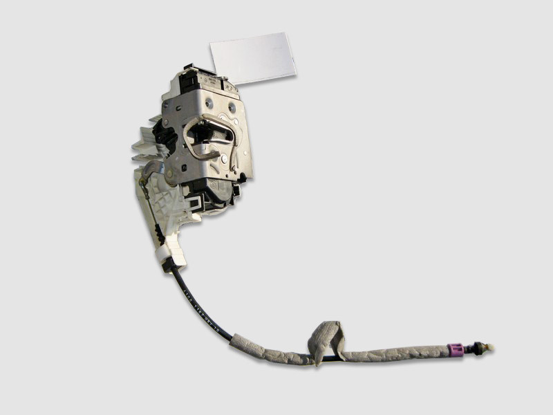 Mercedes-Benz  A2047201835 Замок передніх правих дверей E-Class W212 C-Class W204 CLS C218 SLS C197 GLK X204 Одесса - изображение 1