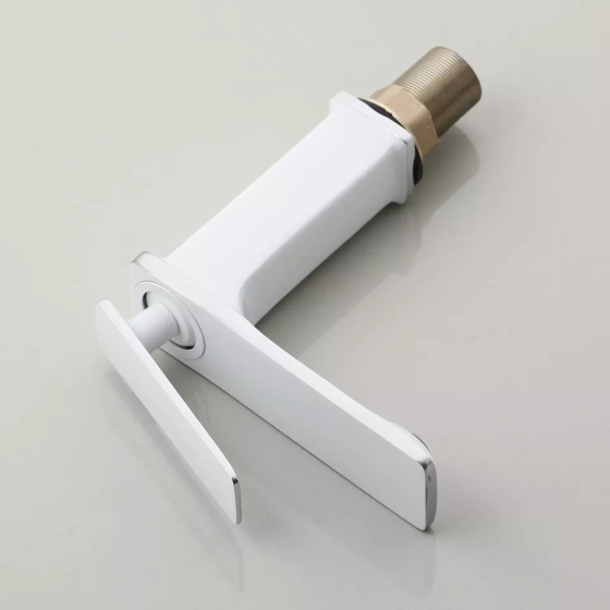 Смеситель качественный в ванную для умывальника, кран однорычажный из латуни для холодной и горячей воды Белый Каменец-Подольский