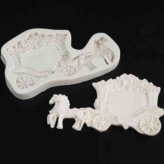 Молд силиконовый Карета с лошадями 142 на 67 мм серый Киев