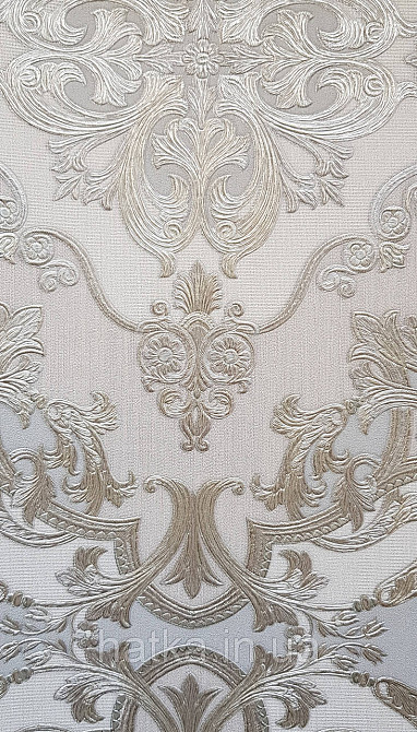 Шпалери вінілові на флізеліні AdaWall Seyyah 1.06х10 вензелю квіти фігури структурні сріблясті на сірому Київ - фото 1