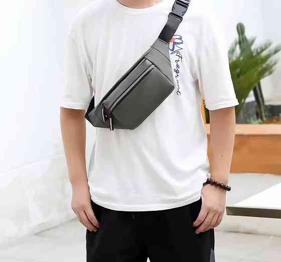 Сумка-бананка на пояс 3 кармана с отверстием для наушников унисекс 32 на 12 см синий Киев