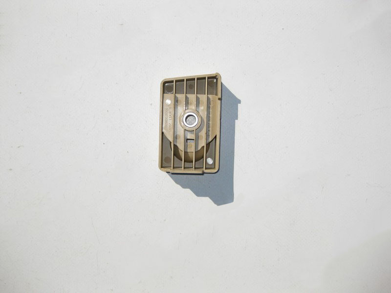 Mercedes-Benz  A1648600151 8K67 Бежева накладка під лівою петлею кріплення багажу ML W164 GL X164 Одеса - фото 2