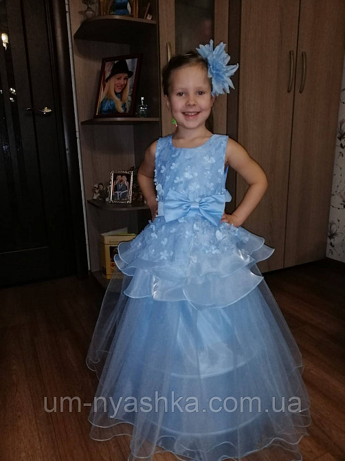 Пышное нарядное платье с цветами Ария2 на 4-5 лет Кривой Рог - изображение 2