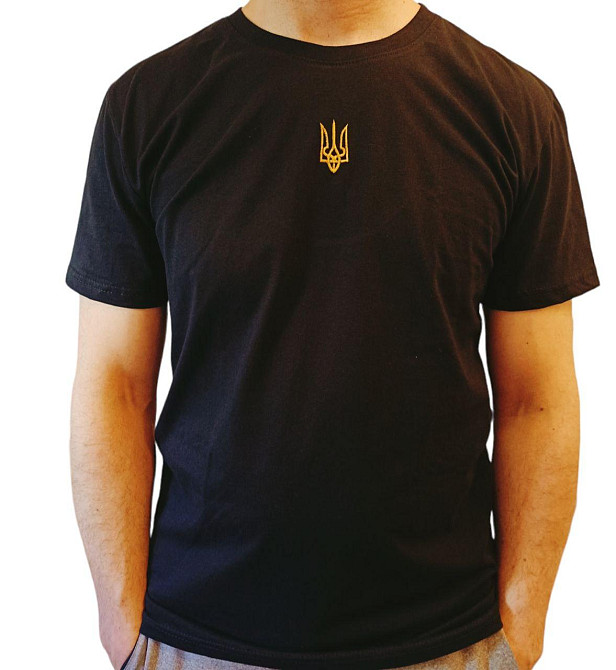 Футболка с вышивкой трезубца р. 56 черная с гербом Киев - изображение 1