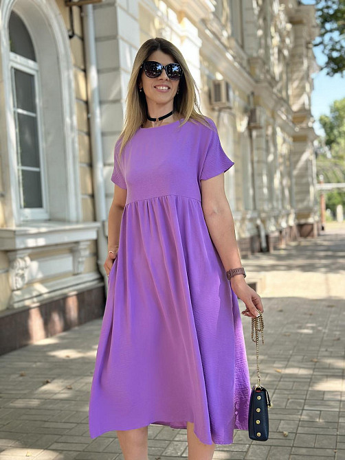 Летнее платье миди свободного кроя 