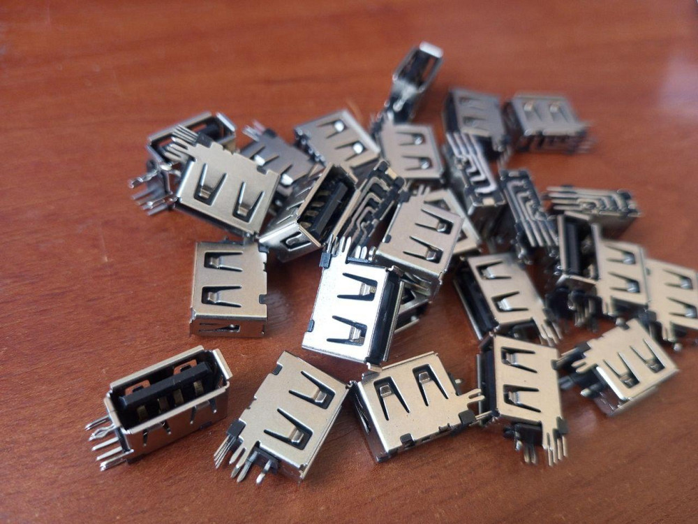 Гнездо USB тип A монтажное, угловое короткое Полтава - изображение 1