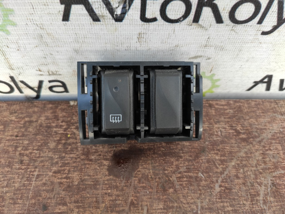 Кнопка обігірву заднього скла Renault Trafic III 2014-2021 (253508347R) Ковель - фото 1