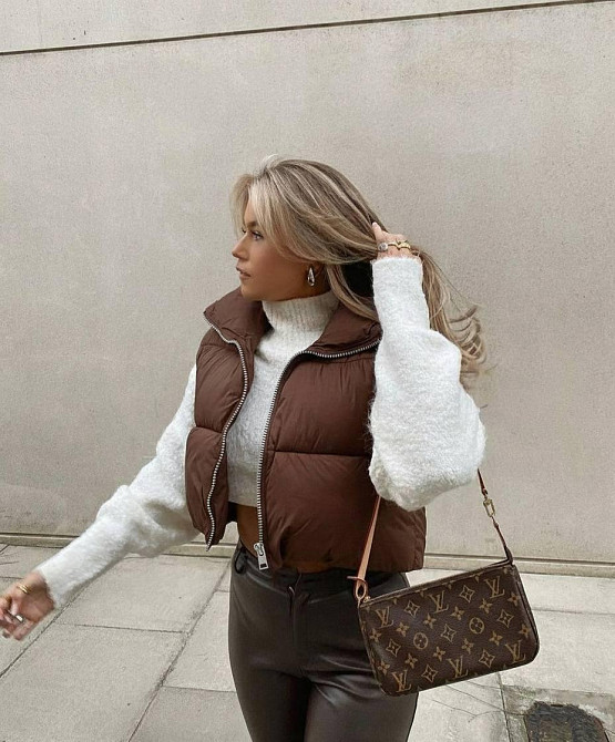 Жіноча трендова жилетка плащівка Канада + синтепон 200 Шоколад Одеса - фото 2