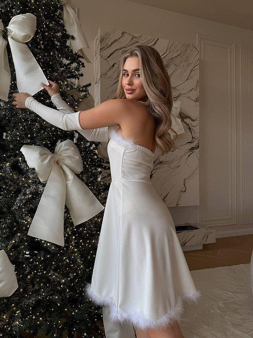 Жіноче новорічне плаття снігуроньки з відкритими плечима та рукавичками креп дайвінг + пух Білий, 46/48 Одеса - фото 4